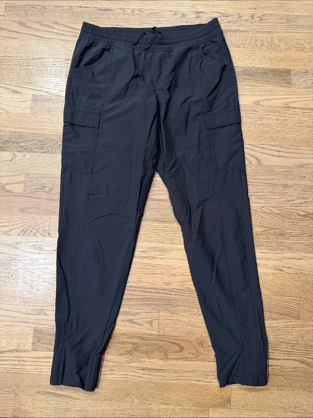 The North Face Black Tech Sheltay Cargo Joggers - Women’s Sz 10 GREAT CONDITION